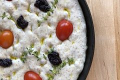 Focaccia thyme and tomatoes